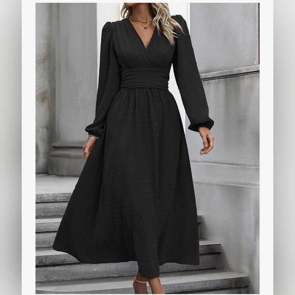 LiotXecd Dresses & Skirts - NWT Elegant Black Maxi Dress S Small